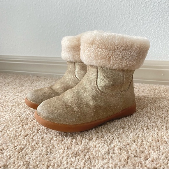Ugg | Girl's Jorie Metallic Gold Zip Up Boots Size 9 - Picture 1 of 9
